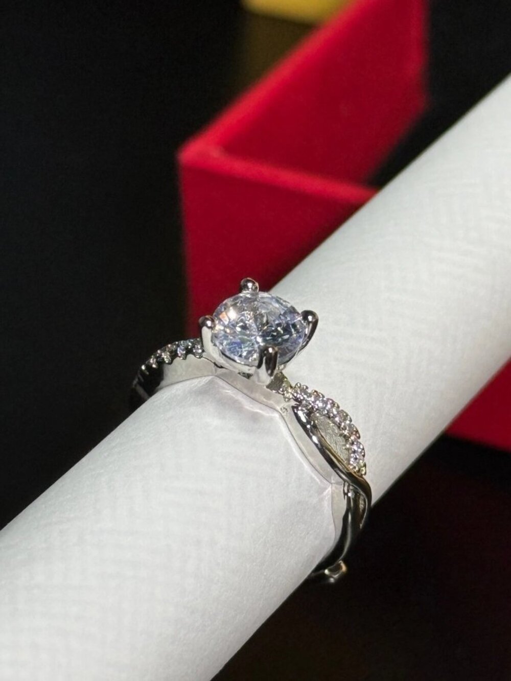 Moissanite Engagement Ring 1.0ct D Color 6.5mm Round Cut GRA Certificate